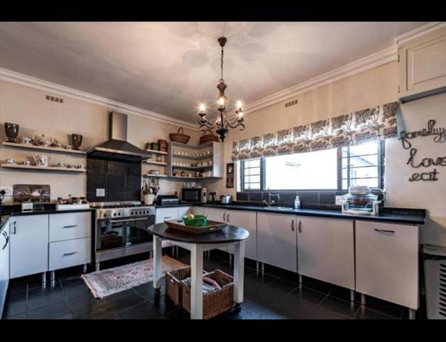 4 BEDROOM HOUSE SOLD IN COWIES HILL